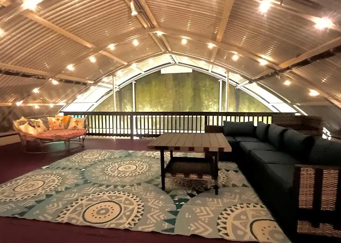 Off-Grid Getaway With Ocean Views In Paradise
