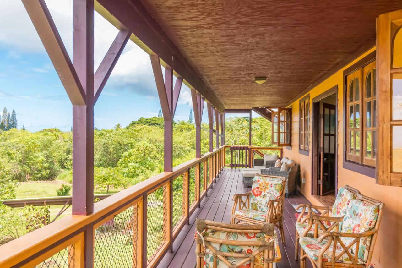 Off-grid Getaway With Ocean Views In Paradise Alloggio in famiglia *